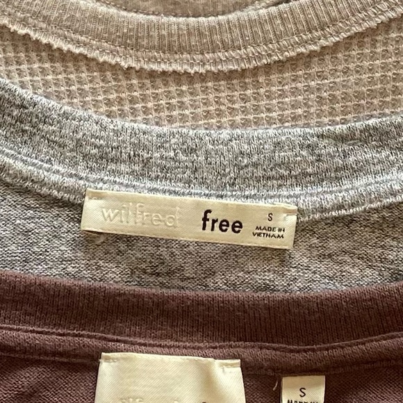 Aritzia Longsleeve Top - Picture 2 of 2